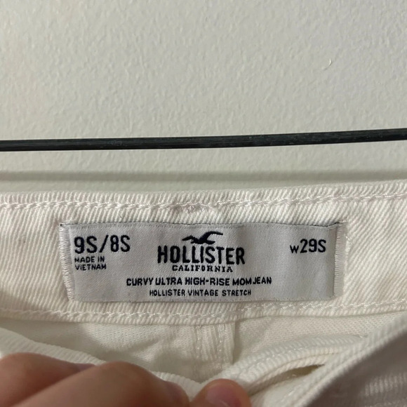 Hollister White Curvy Ultra High Rise Mom Jeans - Picture 3 of 3